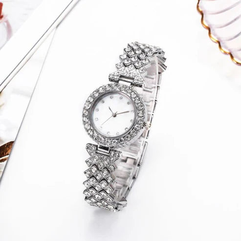 Women’s Fashion Quartz Watch – Minimalist Design with Diamond Accents & Alloy Strap