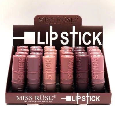 Long-Lasting Vibrant Lipstick – Bold Color & Smooth Matte Finish