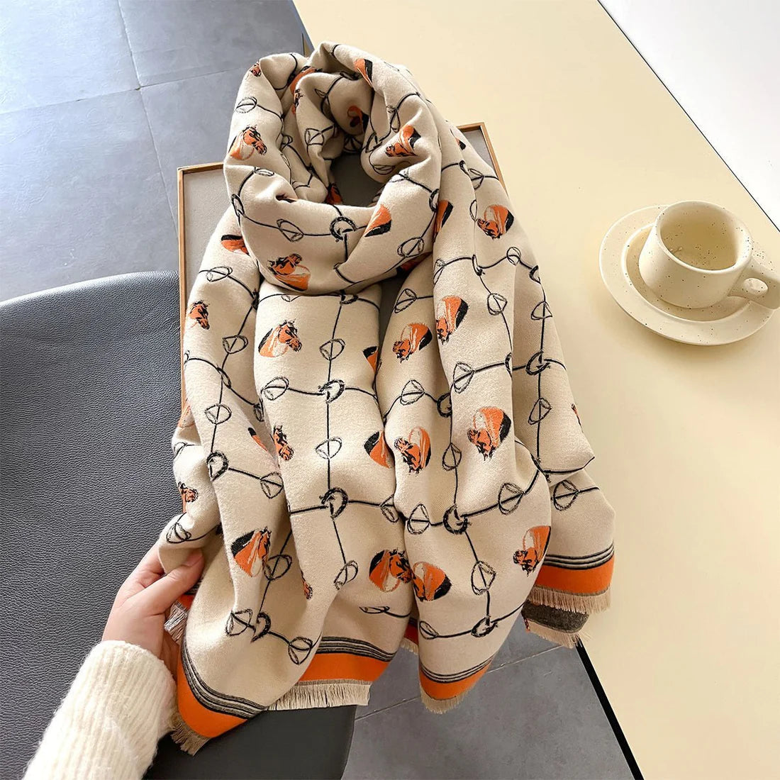Mid-Length Scarf – Soft Cashmere-Like Feel & Winter Warmth