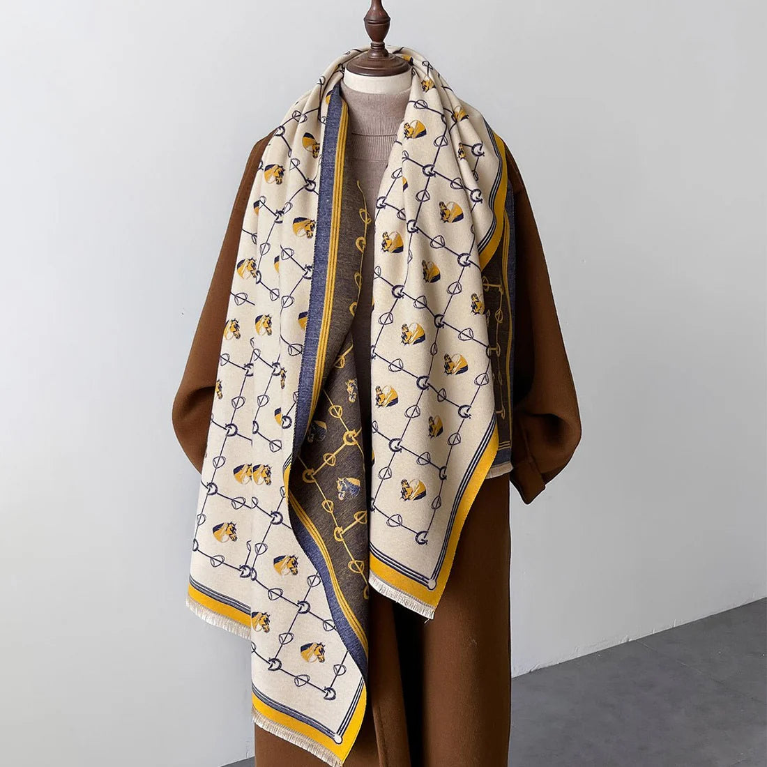 Mid-Length Scarf – Soft Cashmere-Like Feel & Winter Warmth