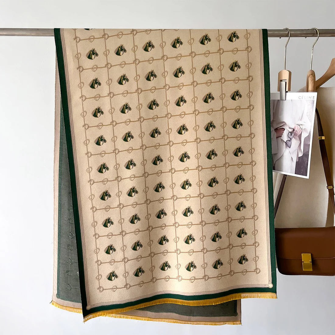 Mid-Length Scarf – Soft Cashmere-Like Feel & Winter Warmth