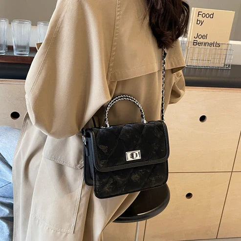 Women's Diamond Chain Messenger Bag – Elegant Portable Shoulder Purse